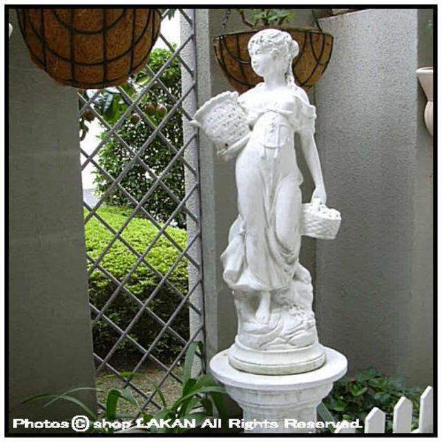 洋風 庭園 花カゴの少女 