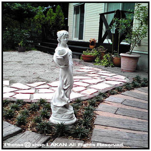 ガーデン置物 少女 花カゴ 