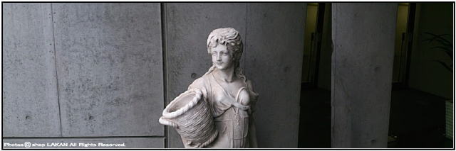 庭園 洋風 花かごを持つ乙女 石造 