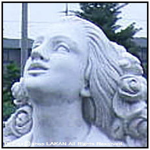 女性像 石像 石造 モニュメント 